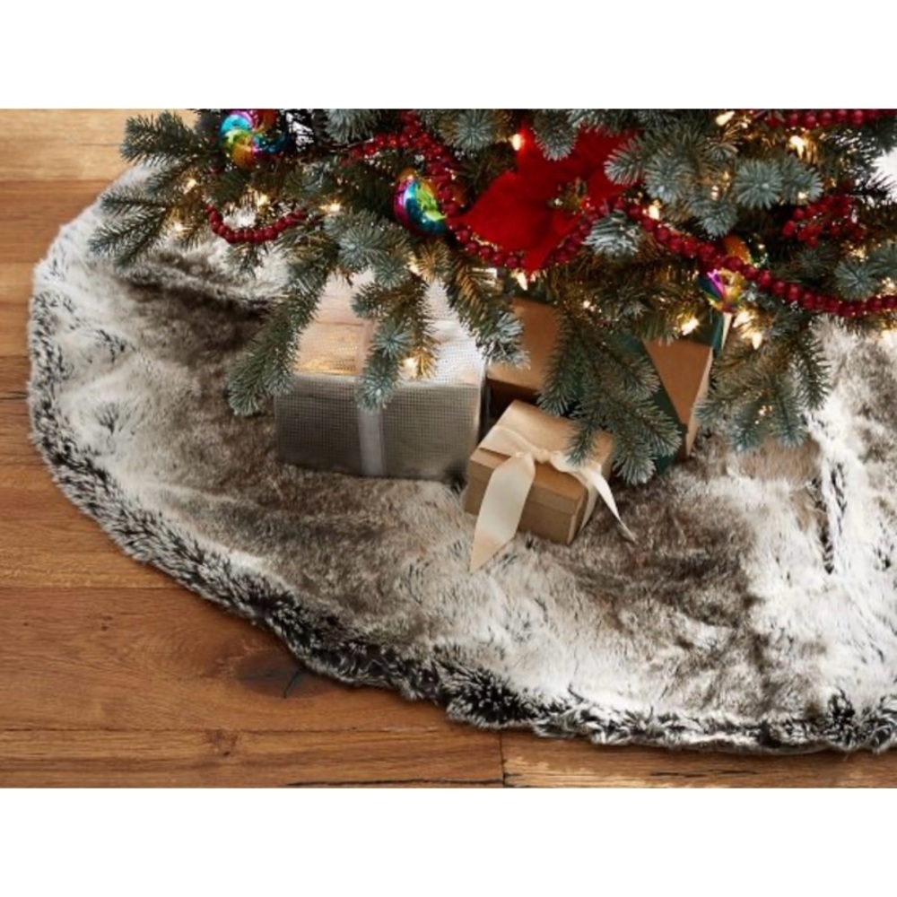 SOLD OUT POTTERY BARN Faux Fur Tree Skirt in Gray Ombre